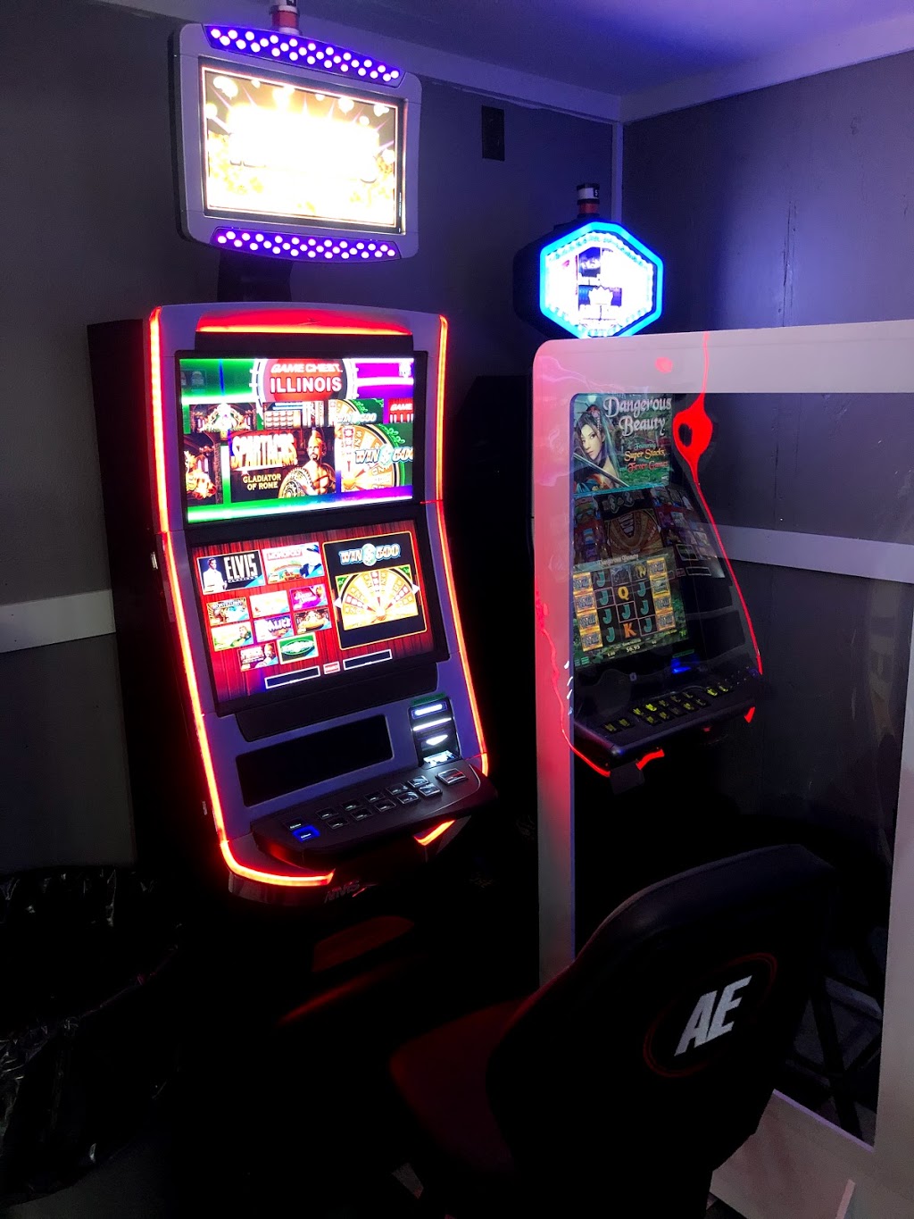 The Dirty Bird Bar and Grill | restaurant | 2130 US Hwy 136, Carthage, IL 62321, USA | 2173572846 OR +1 217-357-2846