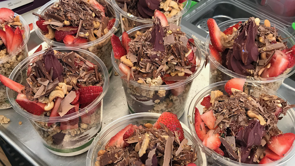 Berry Divine Acai Bowls | cafe | 2816 N 16th St ste a, Phoenix, AZ 85006, USA | 6022186372 OR +1 602-218-6372