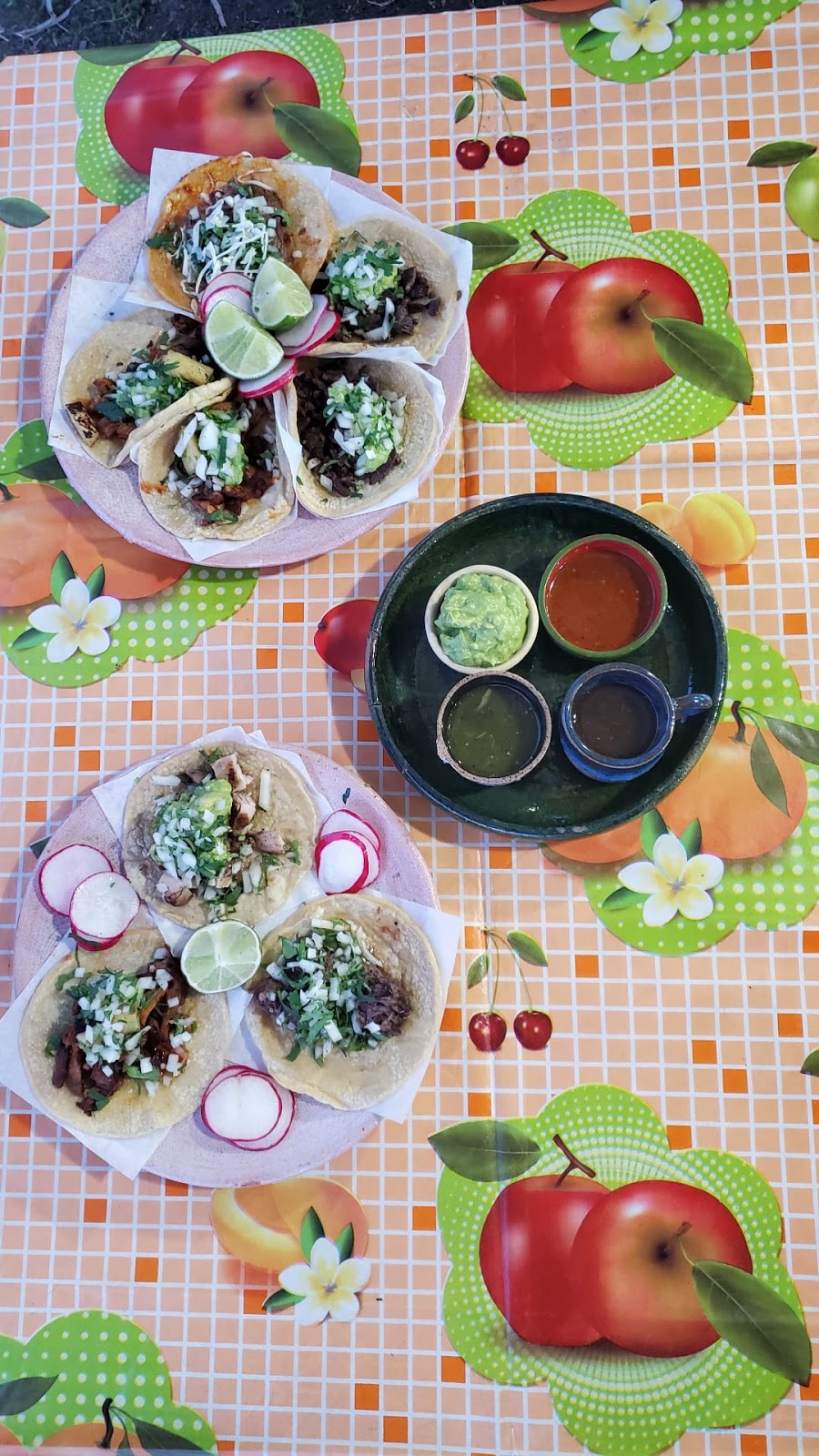 Tacos 5 y 10 | restaurant | 2424 Hauser Blvd, Los Angeles, CA 90016, USA | 2135979103 OR +1 213-597-9103