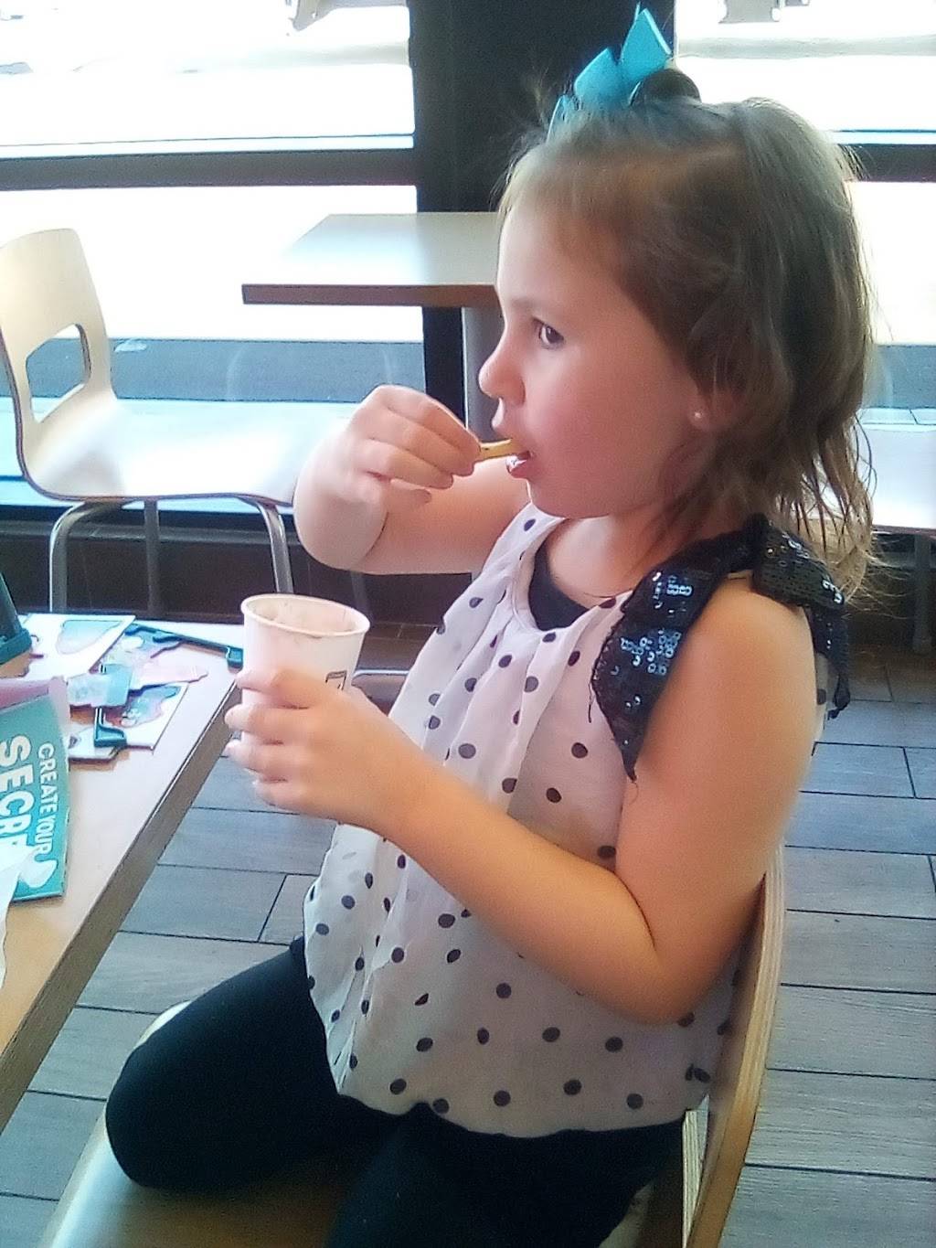 Wendys | restaurant | 2048 W Ave I, Lancaster, CA 93536, USA | 6617239441 OR +1 661-723-9441