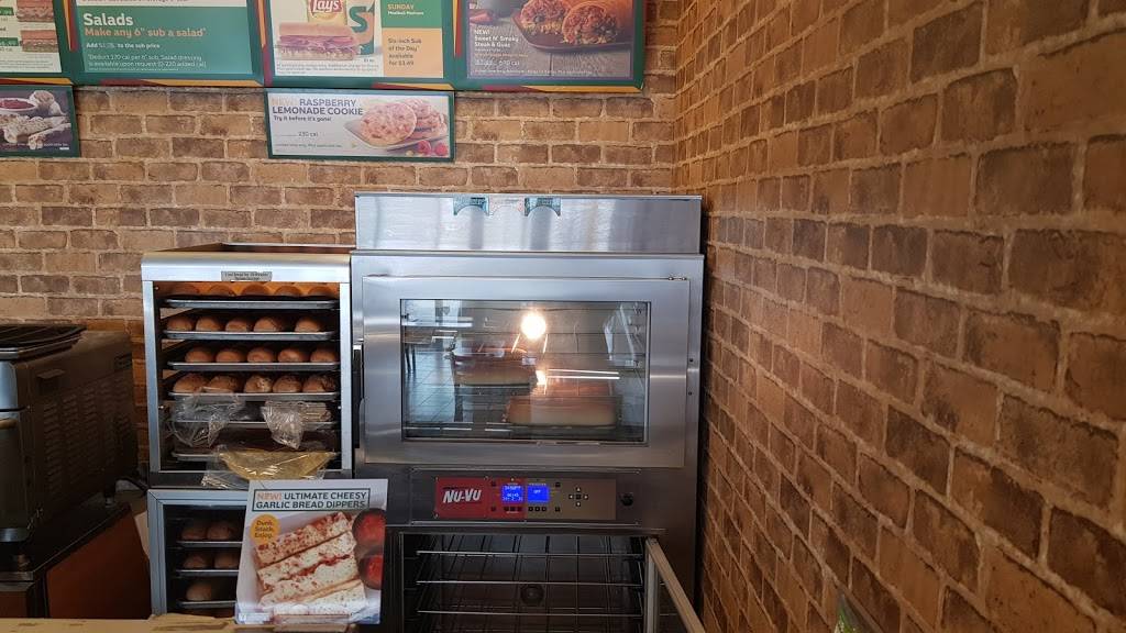 Subway Restaurants | restaurant | Northgate Shopping Center, 9300 N Lamar Blvd Suite B, Austin, TX 78753, USA | 5128362322 OR +1 512-836-2322