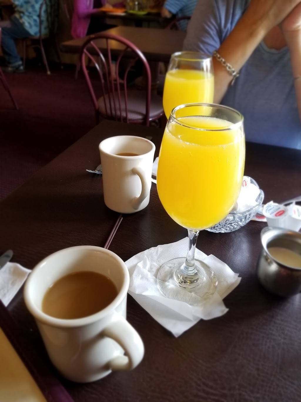 Modern Bistro | restaurant | 4077 Mendon Road, Cumberland, RI 02864, USA | 4016580449 OR +1 401-658-0449