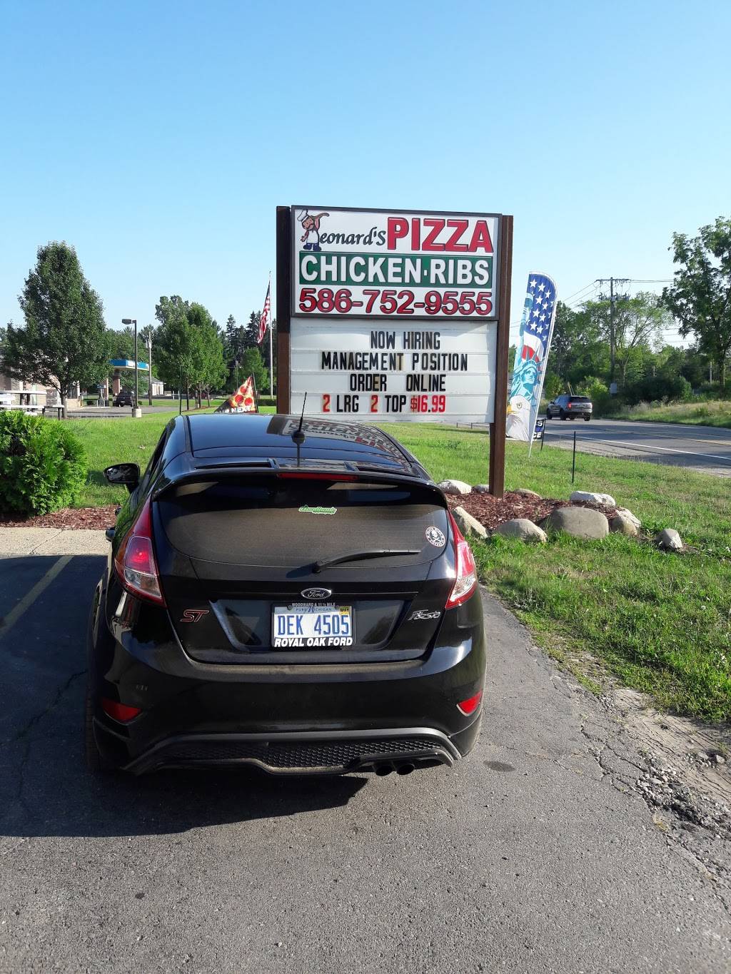 Leonards Pizza | meal delivery | 80 Rochester Rd, Leonard, MI 48367, USA | 5867529555 OR +1 586-752-9555