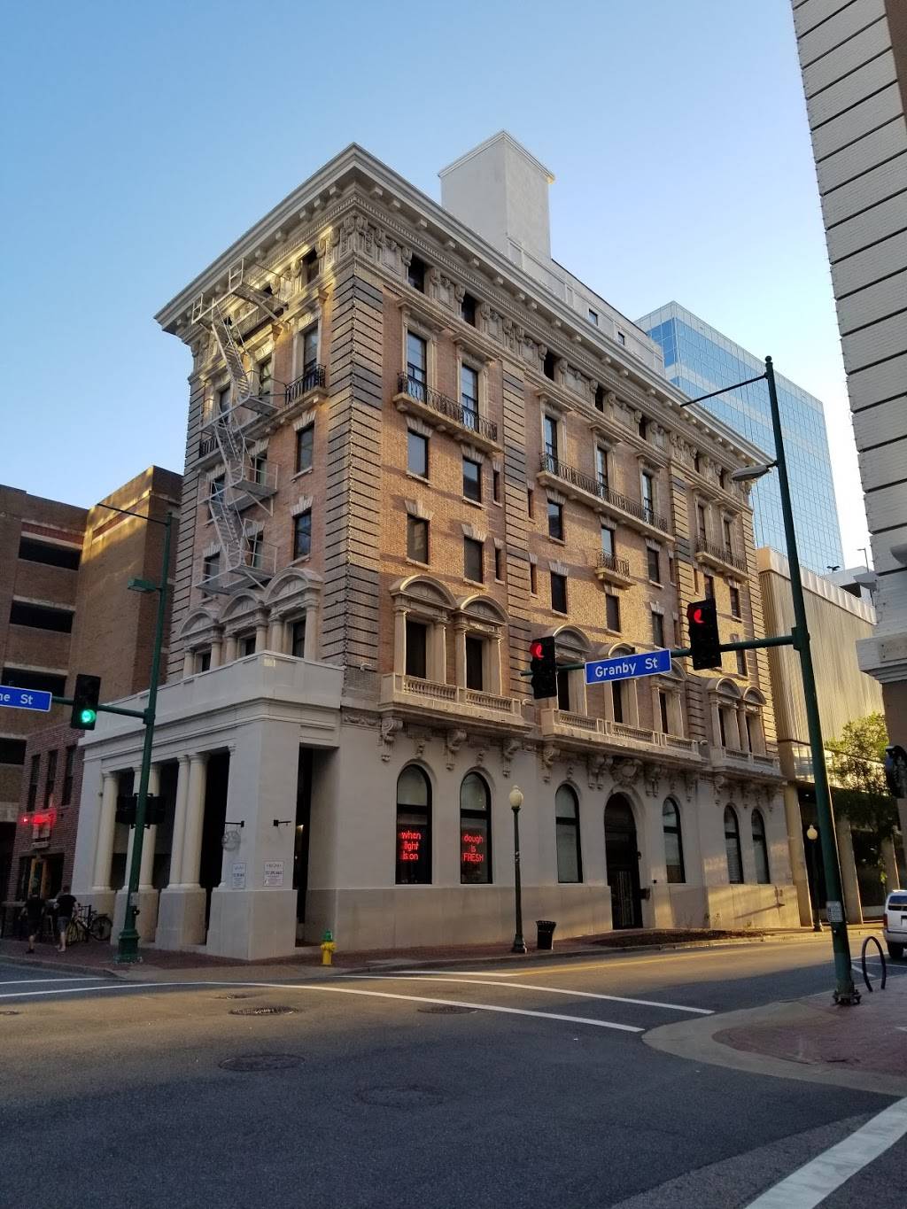 Benny Damatos | restaurant | 131 Granby St b, Norfolk, VA 23510, USA | 7573954696 OR +1 757-395-4696