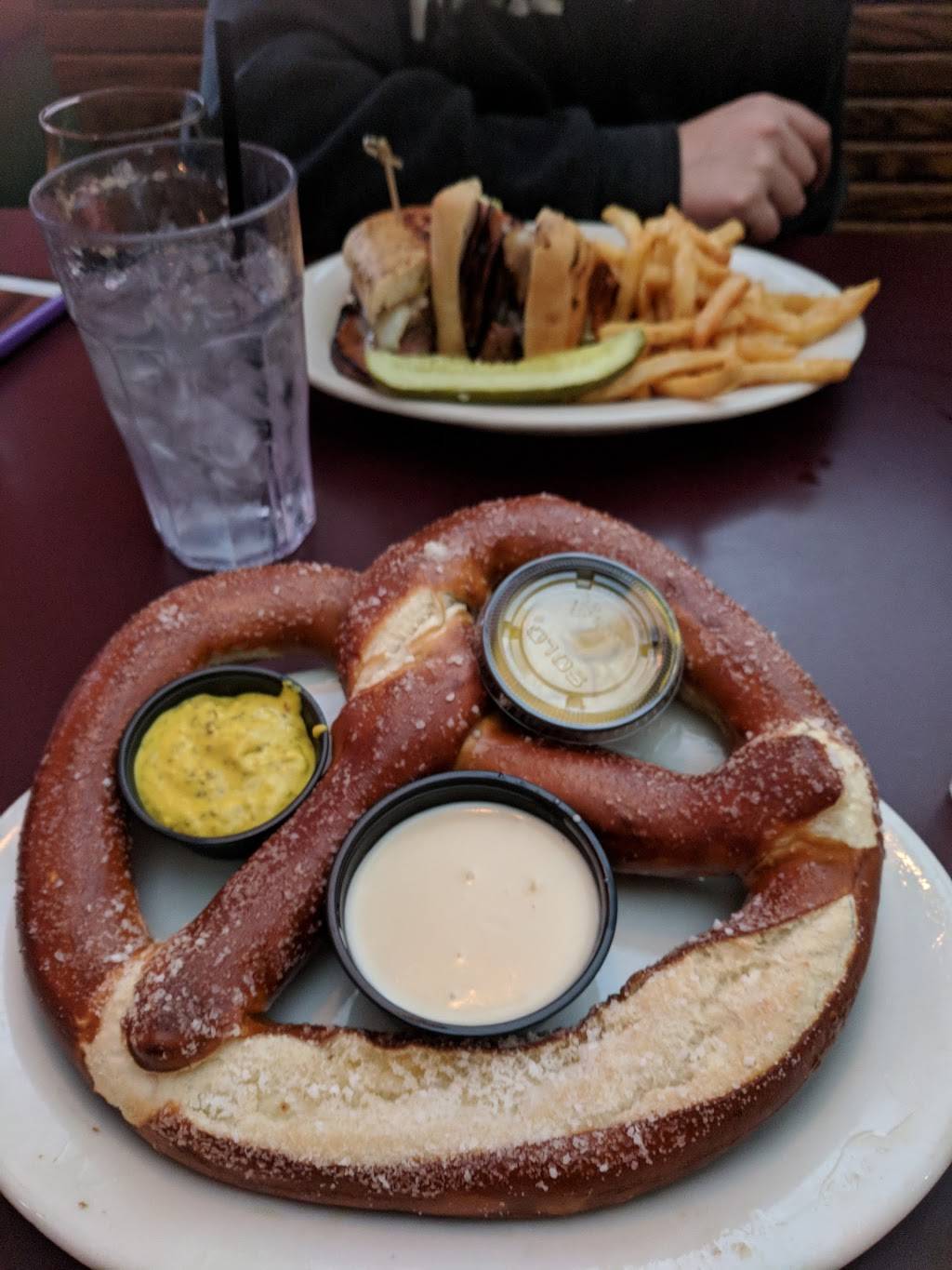 Rohrbach Brewing Co. Buffalo Road Brewpub | restaurant | 3859 Buffalo Rd, Rochester, NY 14624, USA | 5855949800 OR +1 585-594-9800