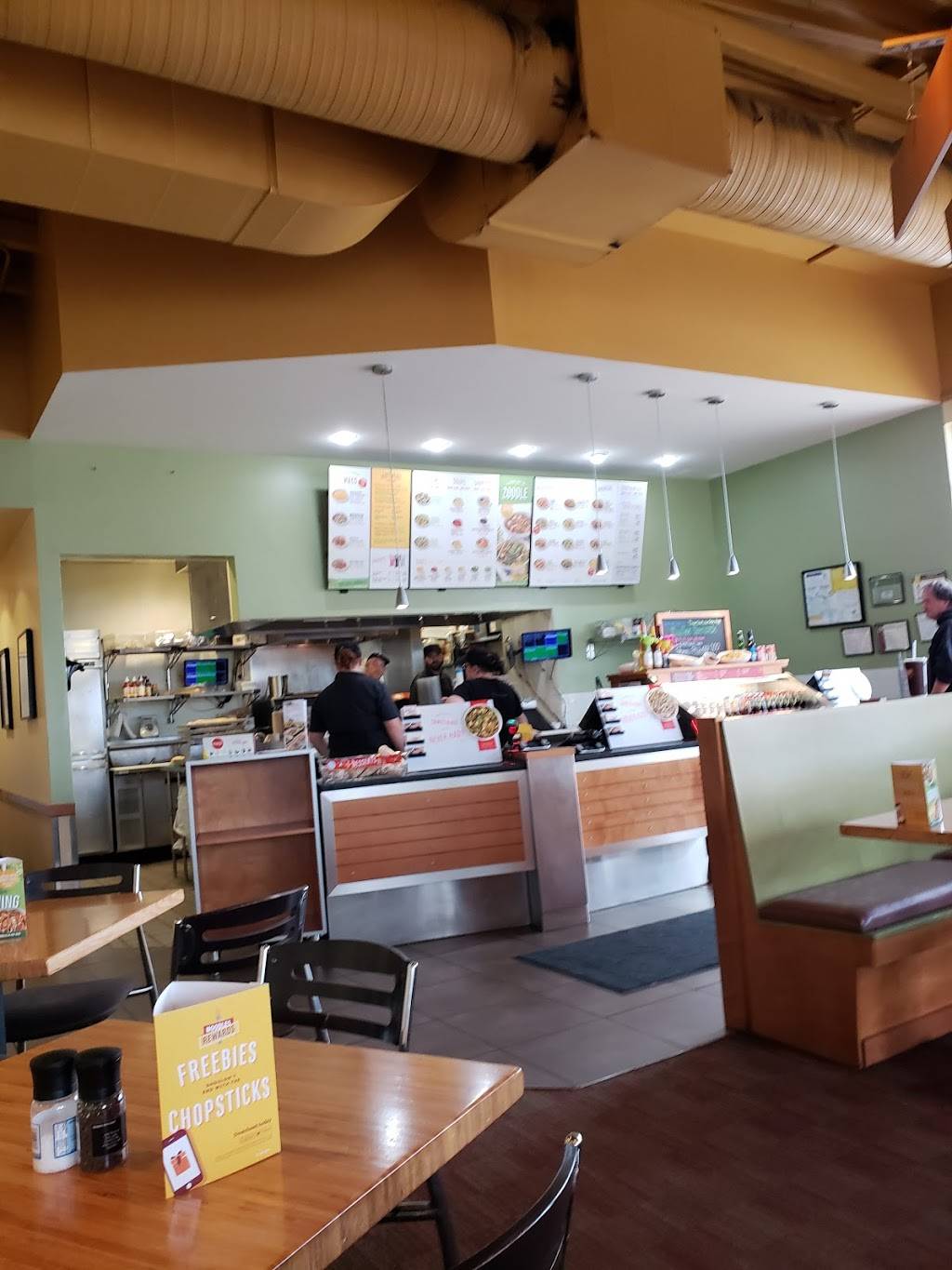 Noodles and Company | restaurant | 2575 W Wabash Trail, Springfield, IL 62704, USA | 2175467400 OR +1 217-546-7400