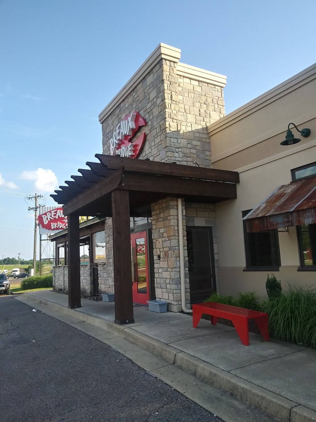 Breaux Bridge Restaurant | restaurant | 1207 US-45, Columbus, MS 39701, USA | 6623681144 OR +1 662-368-1144