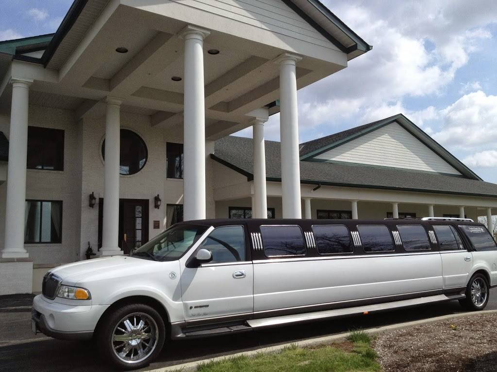 Dearborn Country Club | restaurant | 170 Country Club Rd, Aurora, IN 47001, USA | 8129261747 OR +1 812-926-1747