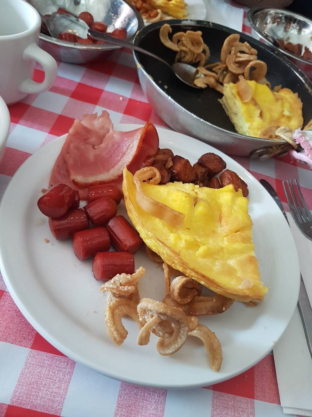 Le Chalet des Érables | restaurant | 384 Montée Gagnon, Sainte-Anne-des-Plaines, QC J0N 1H0, Canada | 4504780822 OR +1 450-478-0822