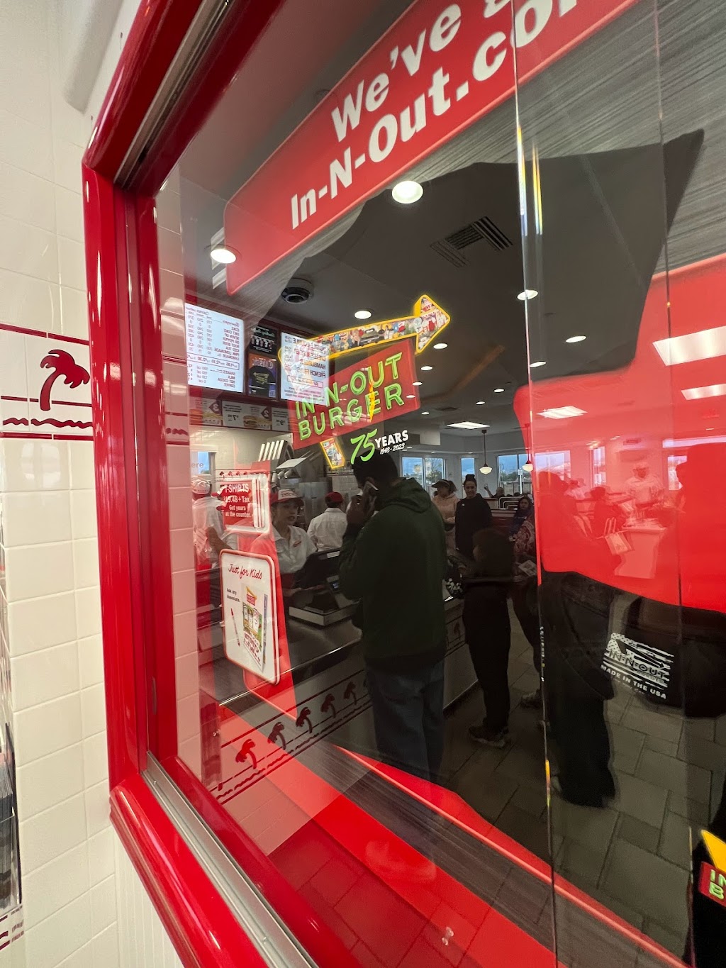 In-N-Out Burger | restaurant | 229 Old W Nuevo Rd, Perris, CA 92571, USA | 8007861000 OR +1 800-786-1000