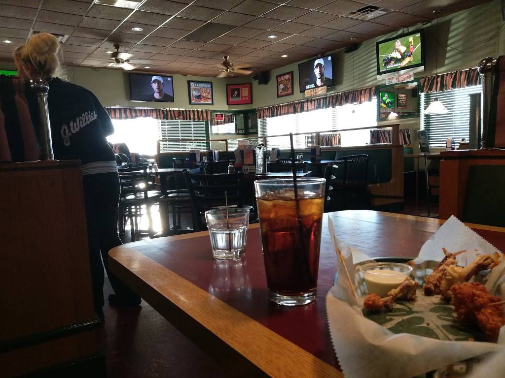 G. Willies Bar & Grill | restaurant | 31230 Harper Ave, St Clair Shores, MI 48082, USA | 5862937100 OR +1 586-293-7100