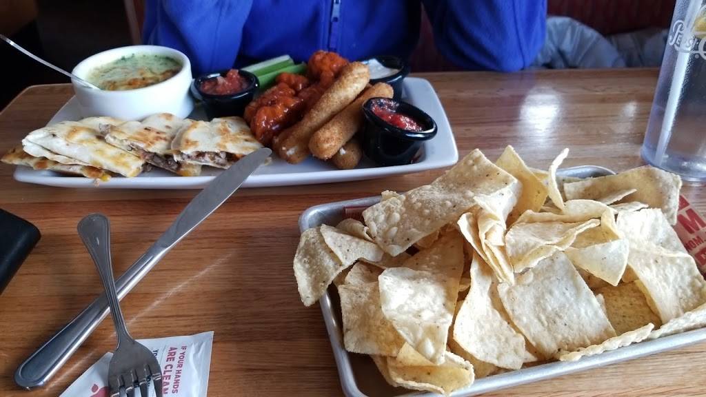 Applebees Grill + Bar | restaurant | 5017 Transit Rd, Williamsville, NY 14221, USA | 7166337635 OR +1 716-633-7635