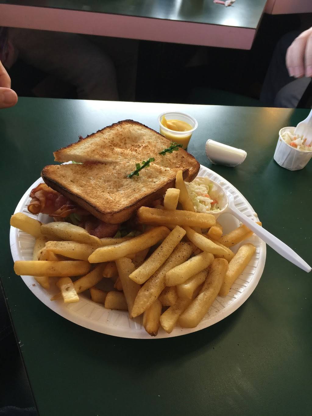 Libbys Lunch | restaurant | 98 McBride Ave, Paterson, NJ 07501, USA | 9732788718 OR +1 973-278-8718