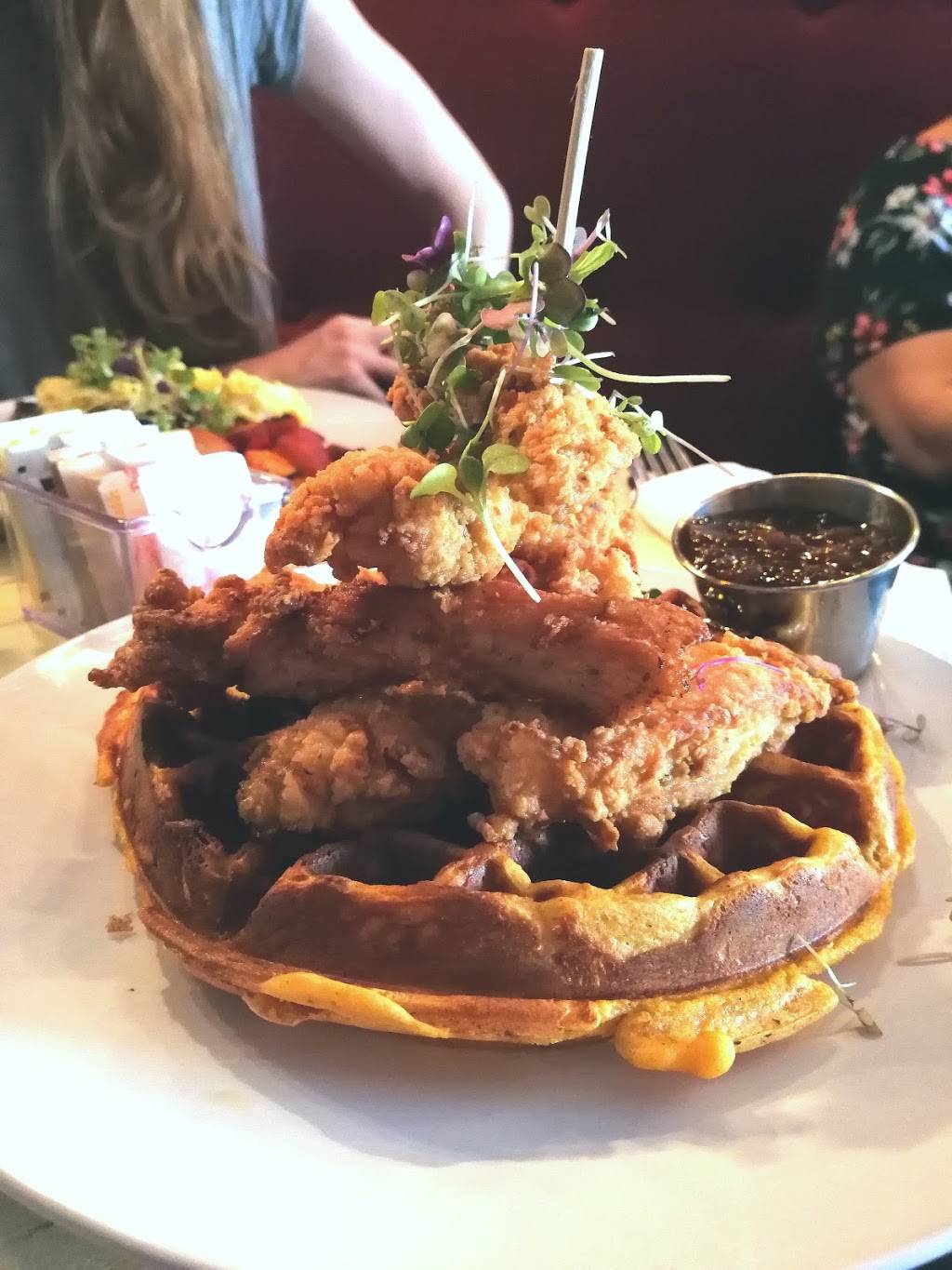 Pop & Pour | restaurant | 200 Dyckman St, New York, NY 10040, USA | 6469983766 OR +1 646-998-3766