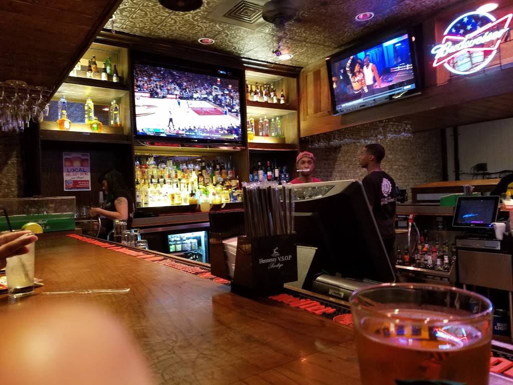 Wild Wing Cafe | restaurant | 210 E Trade St D-262, Charlotte, NC 28202, USA | 7047169464 OR +1 704-716-9464