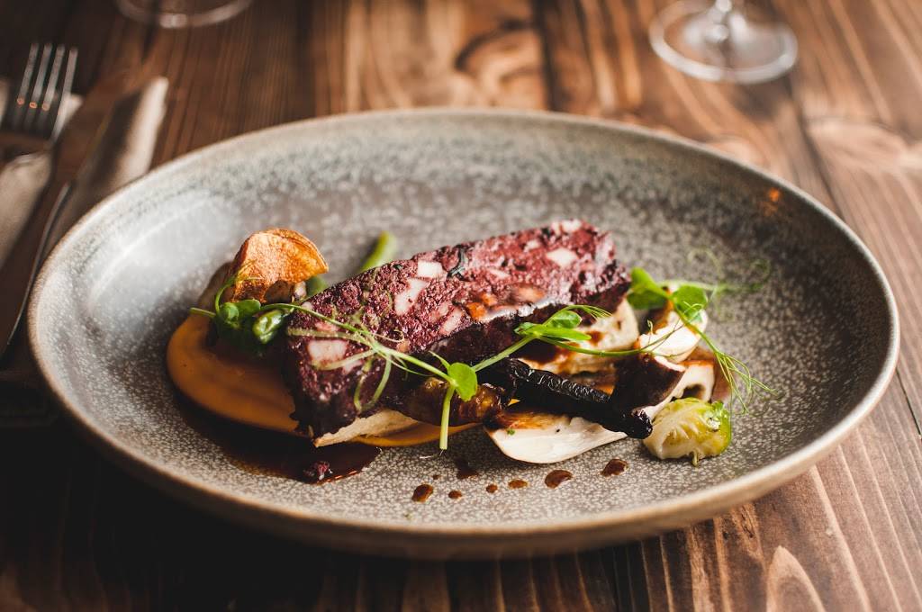 Chez Rioux & Pettigrew | restaurant | 160 Rue Saint-Paul, Québec, QC G1K 3W1, Canada | 4186944448 OR +1 418-694-4448