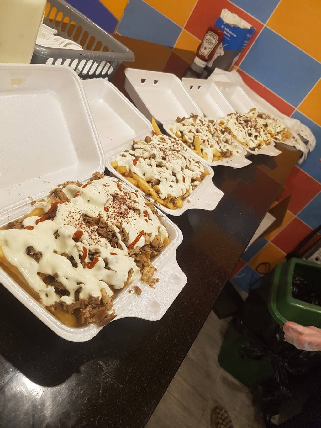 Osmows Shawarma | restaurant | 1447 Water St Unit 2&3, Peterborough, ON K9J 6X6, Canada | 7057415786 OR +1 705-741-5786