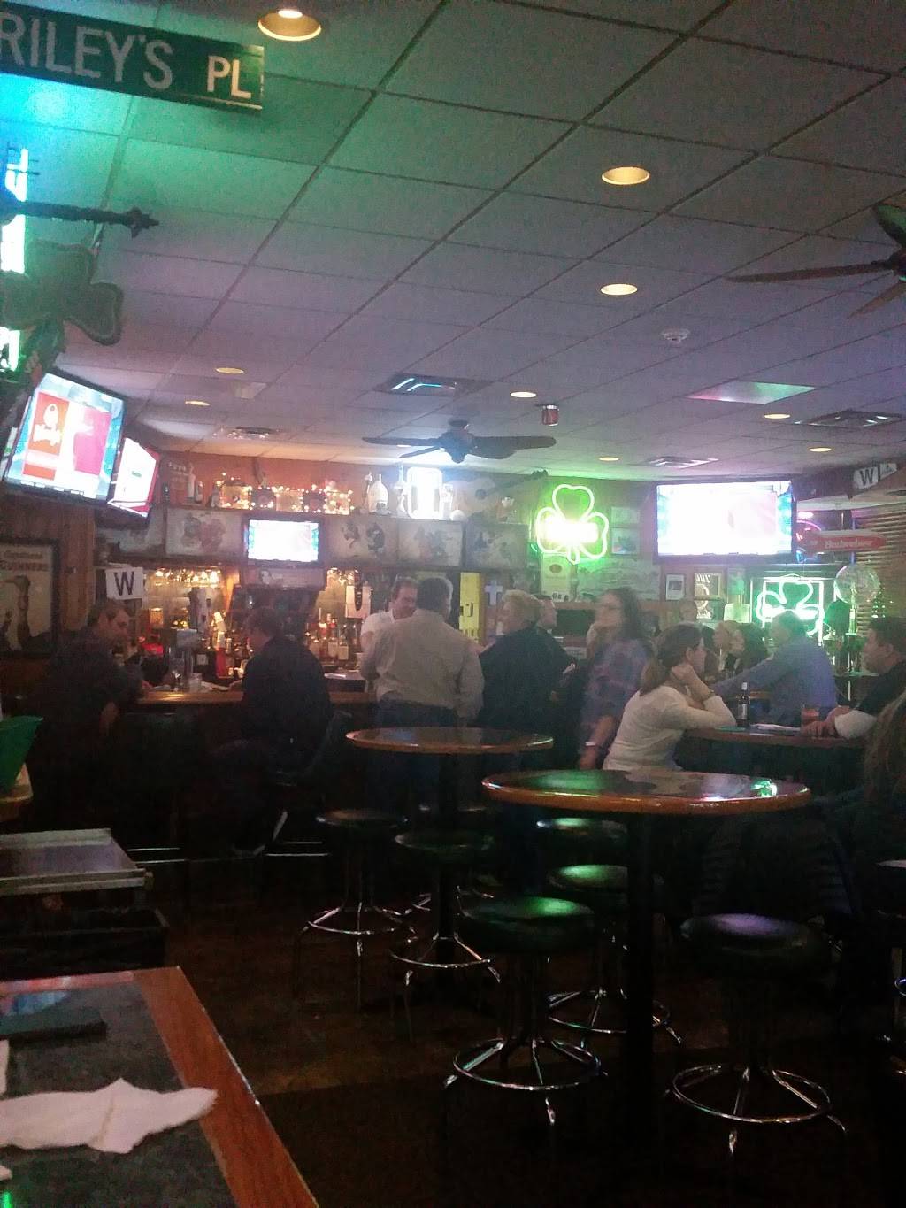 Rileys Gathering Place | restaurant | 590 S York St D, Elmhurst, IL 60126, USA | 6305300858 OR +1 630-530-0858