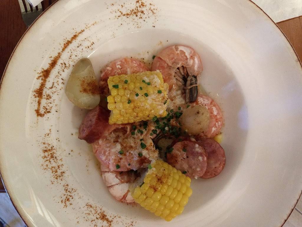 Wind & Waves Grill | restaurant | 9250 Island Grove Terrace, Vero Beach, FL 32963, USA | 7722342000 OR +1 772-234-2000