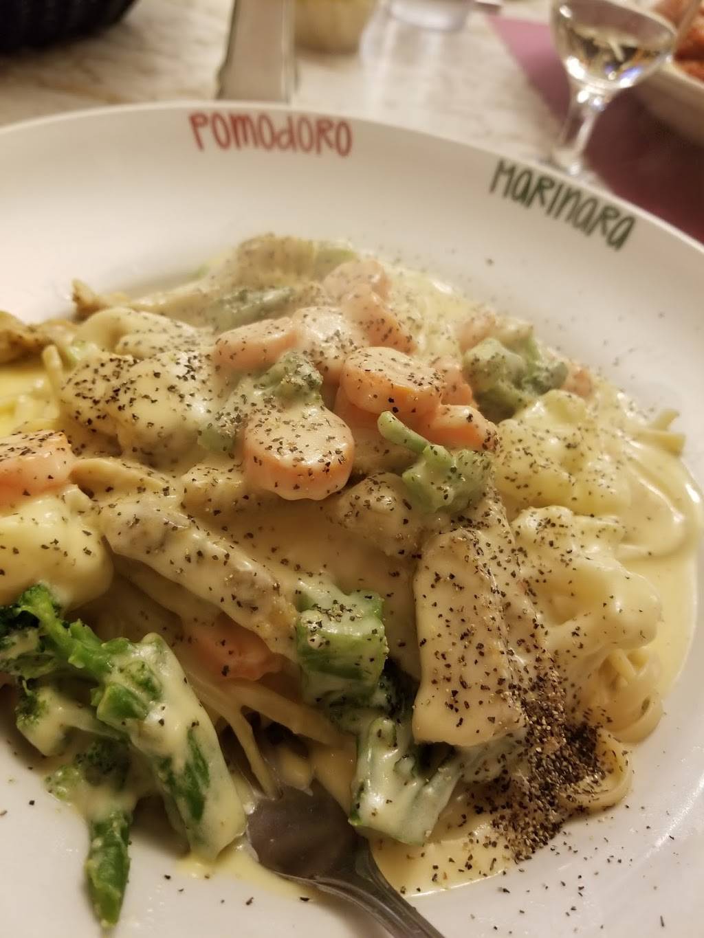 Alfanos Pizzeria & Italian Restaurant | restaurant | 801 S 4th St, Oregon, IL 61061, USA | 8157322774 OR +1 815-732-2774