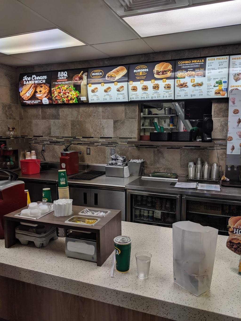 Runza Restaurant | restaurant | 5310 S 56th St, Lincoln, NE 68516, USA | 4024219117 OR +1 402-421-9117