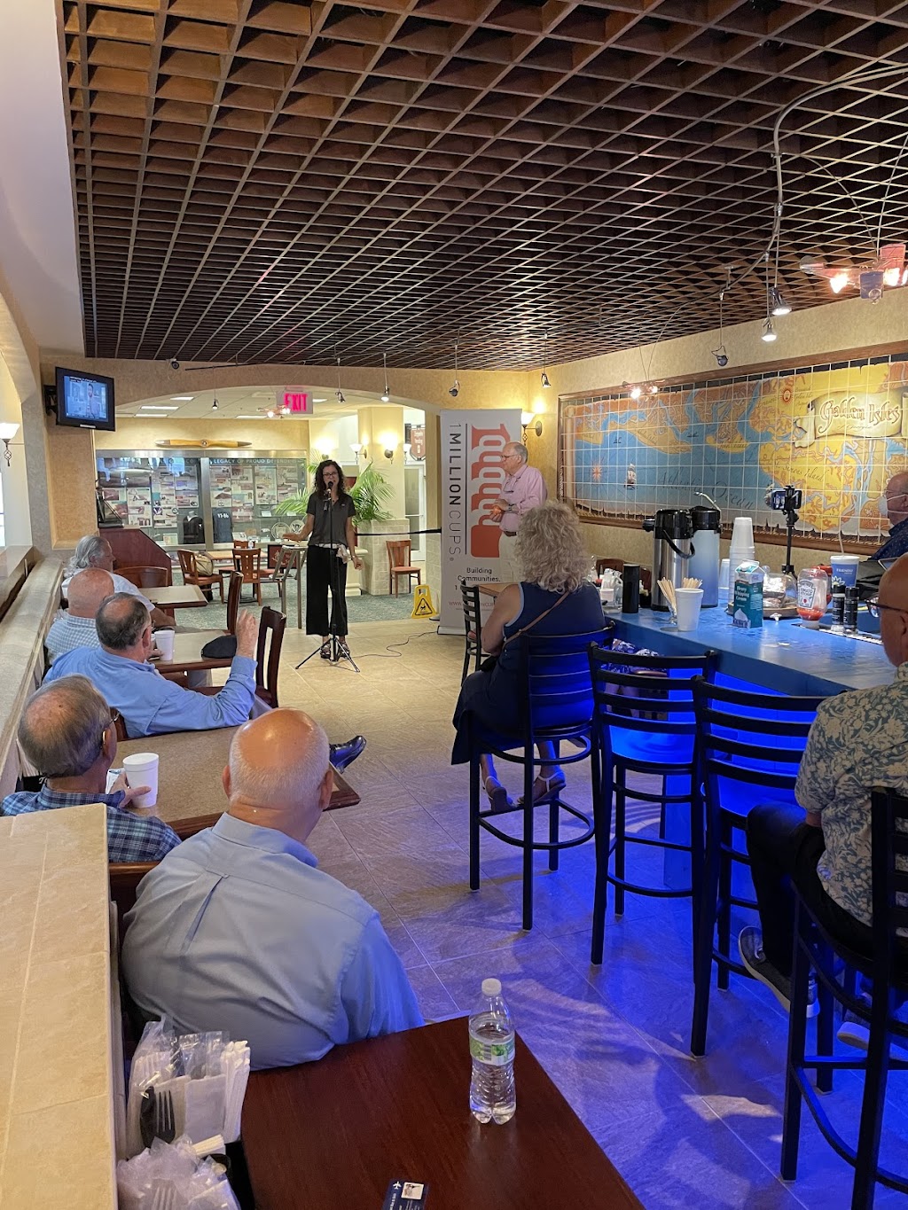 Tipsy Mcflys | restaurant | 295 Aviation Pkwy, Brunswick, GA 31525, USA | 9122758181 OR +1 912-275-8181