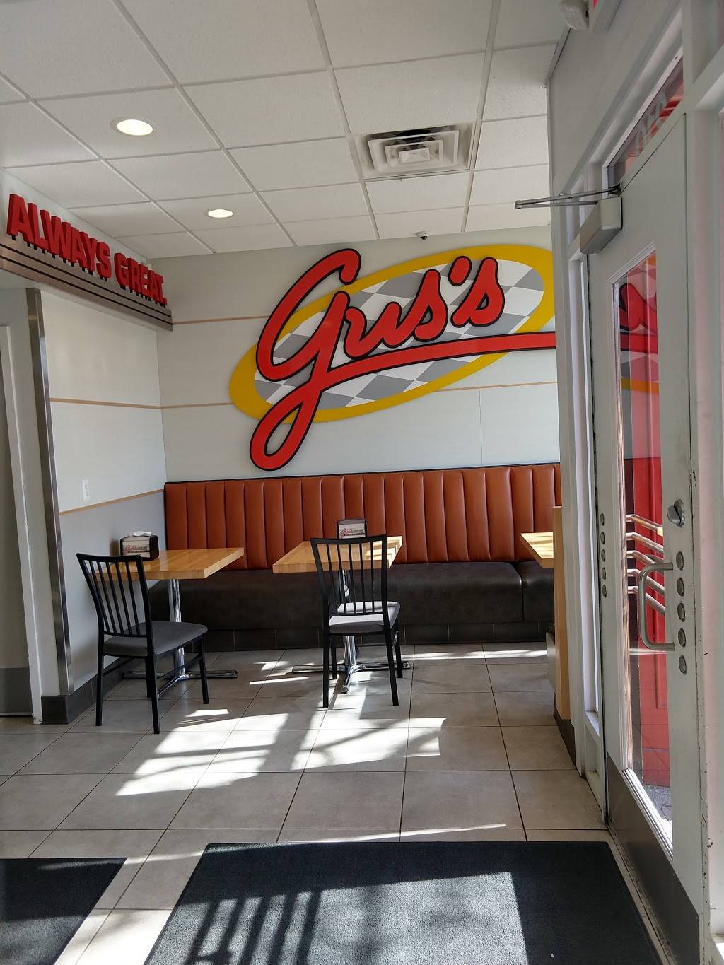 Guss Carryout Howell | meal takeaway | 210 W Grand River Ave, Howell, MI 48843, USA | 5175463270 OR +1 517-546-3270