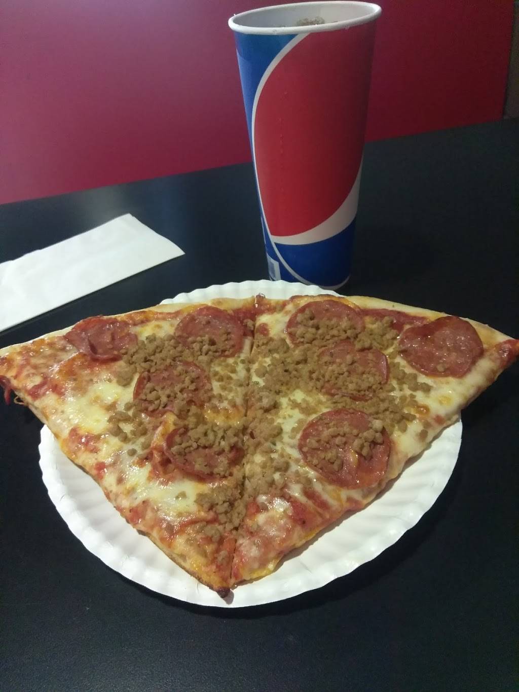 Flying Pizza | restaurant | 223 N Main St, Dayton, OH 45402, USA | 9372228031 OR +1 937-222-8031