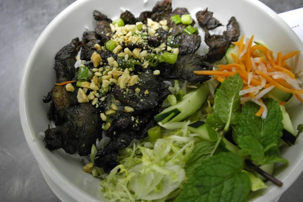 Pho Da Lat | restaurant | 131 Drum Hill Rd, Chelmsford, MA 01824, USA | 9787107636 OR +1 978-710-7636