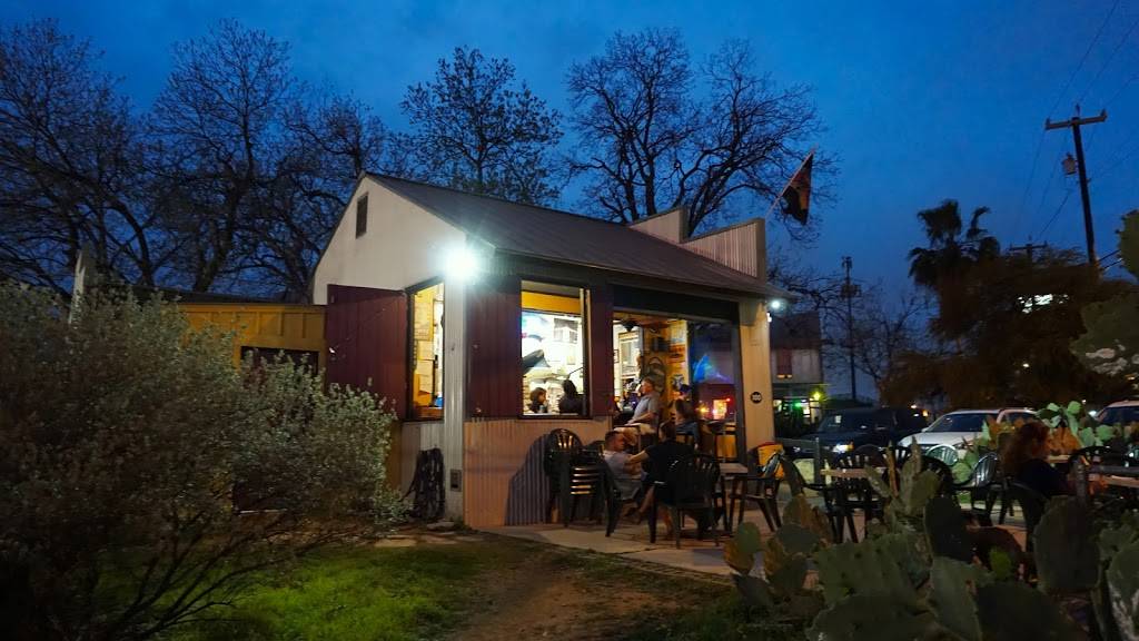 La Tuna Icehouse & Grill | restaurant | 100 Probandt St, San Antonio, TX 78204, USA | 2102125727 OR +1 210-212-5727