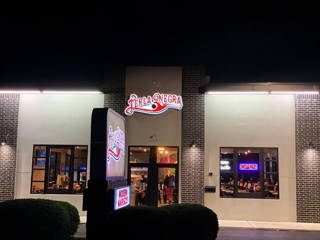 Perla Negra Mariscos | restaurant | 235 S Bolingbrook Dr, Bolingbrook, IL 60440, USA | 6304130000 OR +1 630-413-0000
