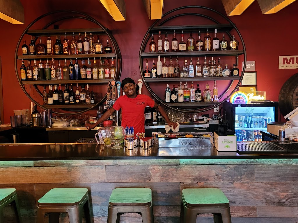 Fusions Bar and Grill | restaurant | 3053 Brighton Blvd, Denver, CO 80216, USA | 3038627376 OR +1 303-862-7376