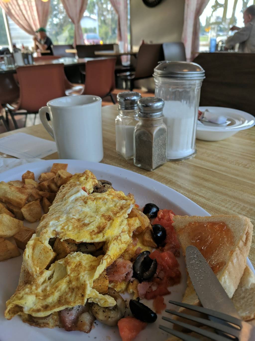 Hobo Hut | restaurant | 1356 State Rd 46, Batesville, IN 47006, USA | 8129345010 OR +1 812-934-5010