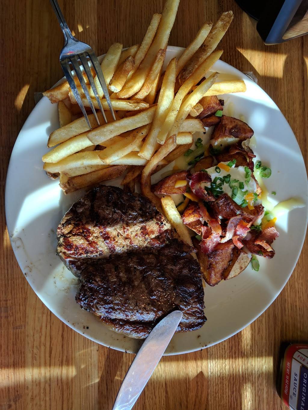 Applebees Grill + Bar | restaurant | 2100 N Roan St, Johnson City, TN 37601, USA | 4232830996 OR +1 423-283-0996