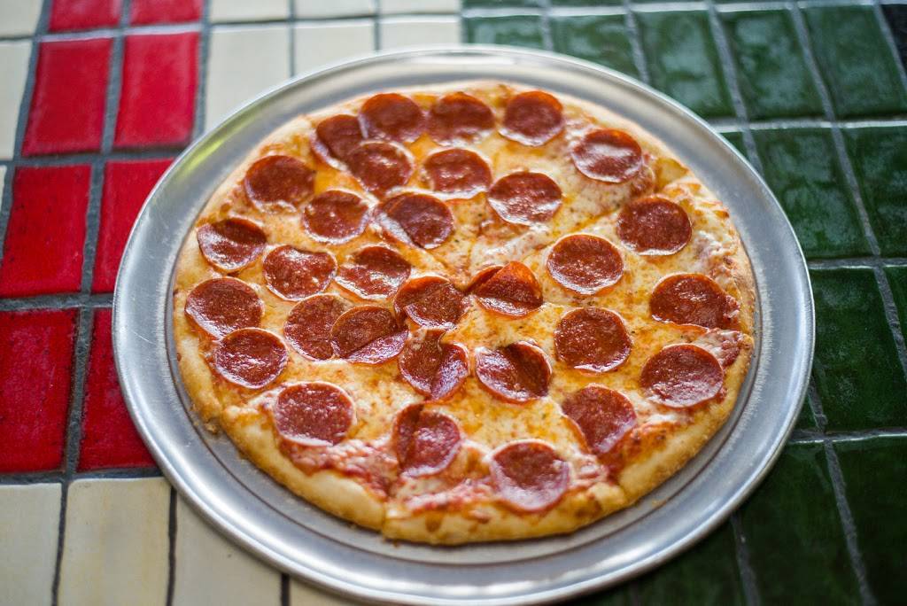 Mount Dora Pizza & Subs | restaurant | 2718 W Old US Hwy 441, Mt Dora, FL 32757, USA | 3523835303 OR +1 352-383-5303