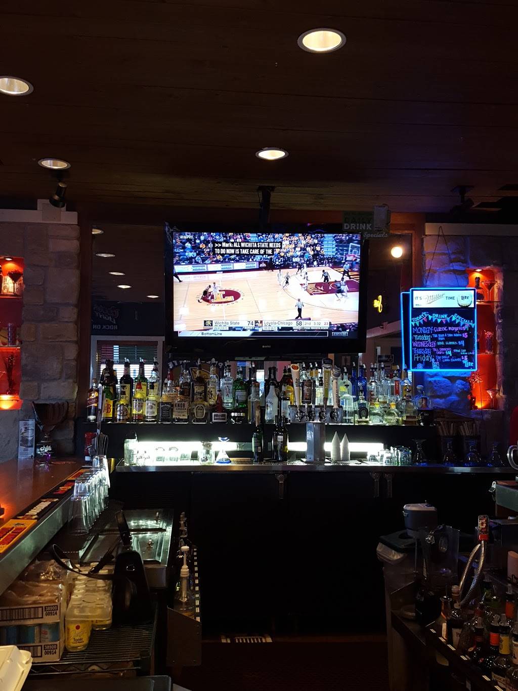 Chilis Grill & Bar | meal takeaway | 620 Birk Rd, Martinsville, IN 46151, USA | 7653498227 OR +1 765-349-8227