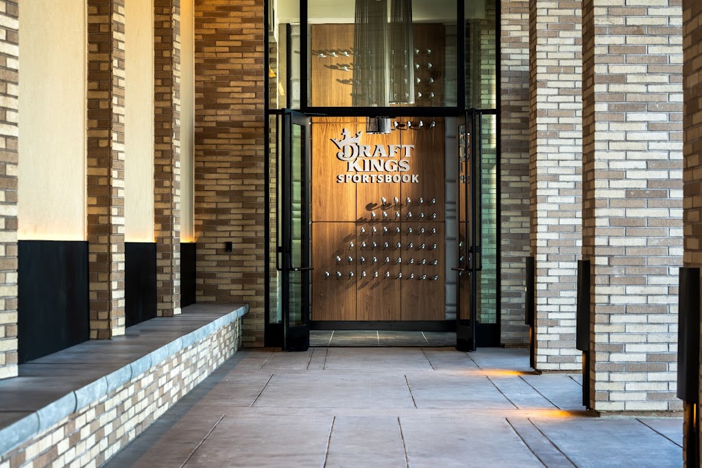 DraftKings Sportsbook at TPC Scottsdale | restaurant | 8129 E Bell Rd, Scottsdale, AZ 85260, USA | 4808668476 OR +1 480-866-8476