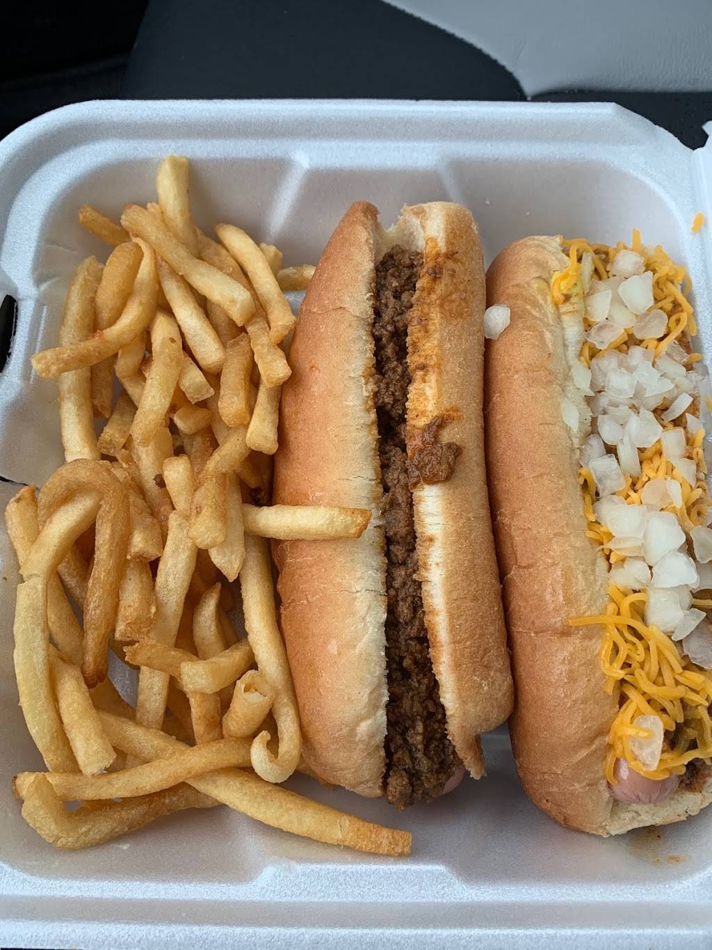 G & L Chili Dogs | restaurant | 1133 E Sternberg Rd, Norton Shores, MI 49441, USA | 2317999199 OR +1 231-799-9199