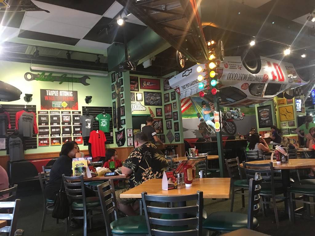 Quaker Steak & Lube | restaurant | 435 Boardman Poland Rd, Boardman, OH 44512, USA | 3307265823 OR +1 330-726-5823