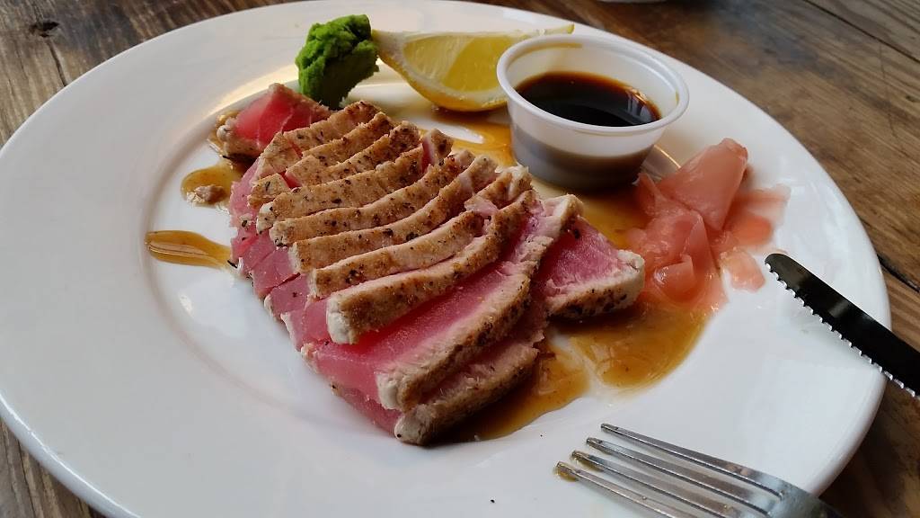 Big Tuna Raw Bar | restaurant | 807 Front St, Georgetown, SC 29440, USA | 8435461045 OR +1 843-546-1045