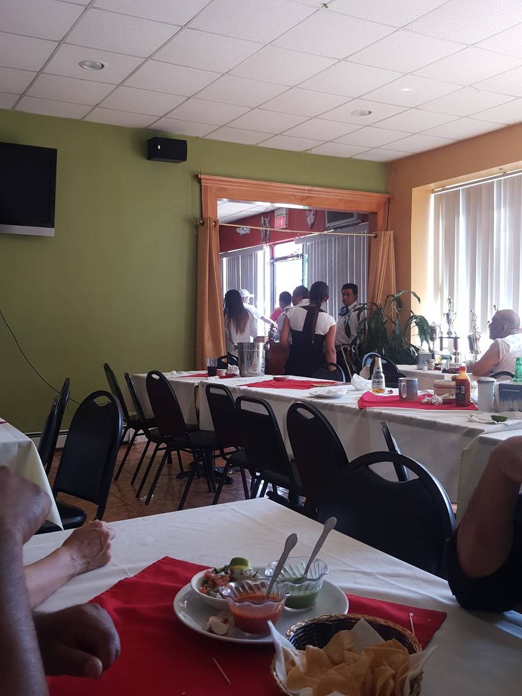 El Popocatepetl | restaurant | 201 Sheridan Ave, Roselle, NJ 07203, USA | 9082452885 OR +1 908-245-2885