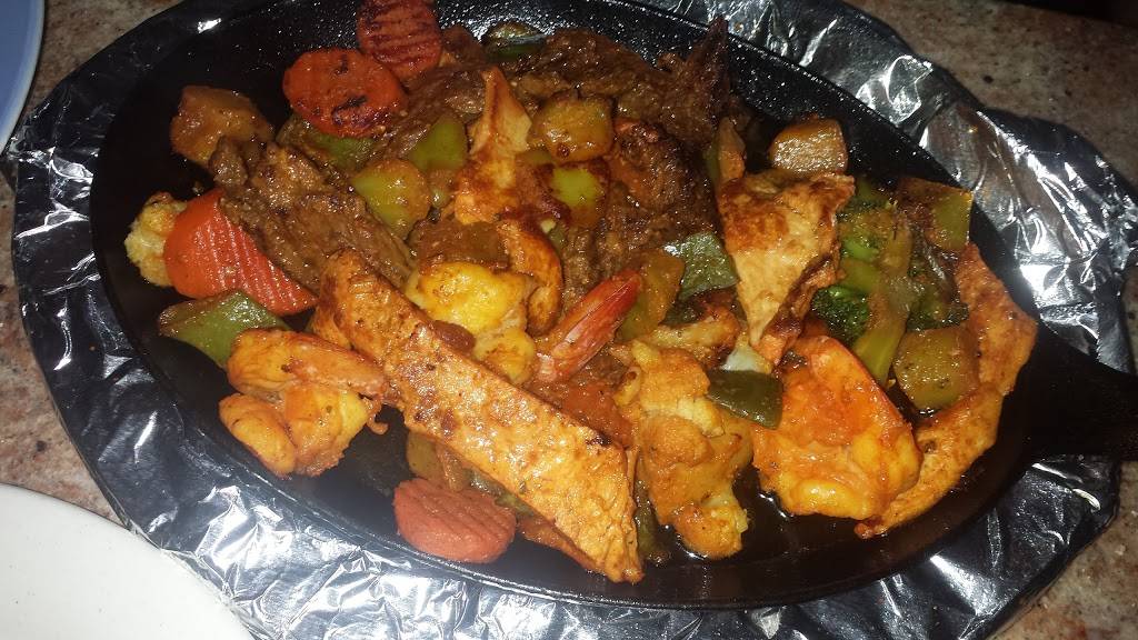 Rincon Latinos | restaurant | 373 Washington Ave, Chelsea, MA 02150, USA | 6178890003 OR +1 617-889-0003