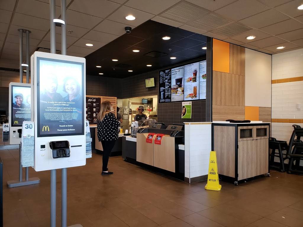 McDonalds | cafe | 3600 N University St, Peoria, IL 61604, USA | 3096859397 OR +1 309-685-9397
