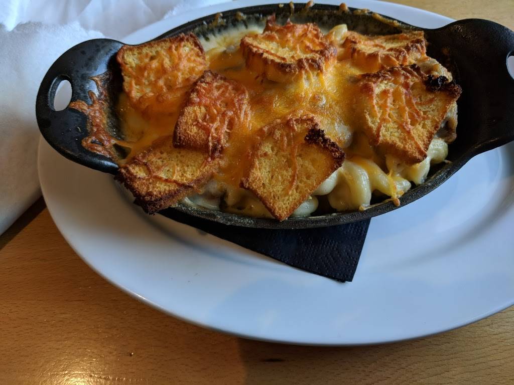 The Crossroads | restaurant | 101 W Plum St, Edinboro, PA 16412, USA | 8142734242 OR +1 814-273-4242