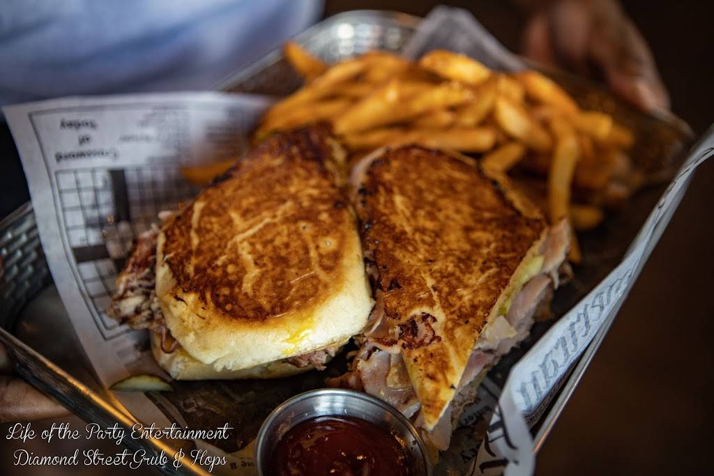 Diamond Street Grub and Hops | restaurant | 3922 Shelbyville Rd, Louisville, KY 40207, USA | 5027095113 OR +1 502-709-5113