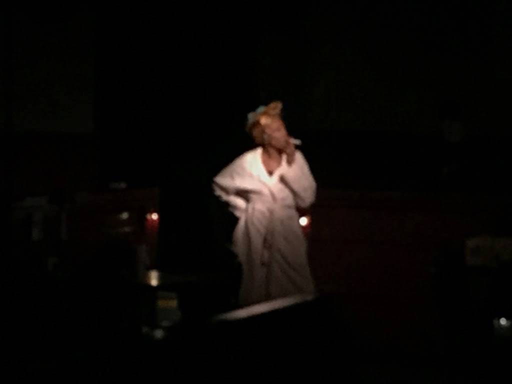 The Barn Dinner Theatre | restaurant | 120 Stage Coach Trail, Greensboro, NC 27409, USA | 3362922211 OR +1 336-292-2211