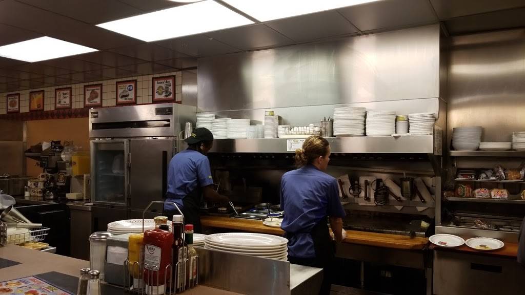 Waffle House | restaurant | 5801 Read Blvd, New Orleans, LA 70127, USA | 5042406933 OR +1 504-240-6933