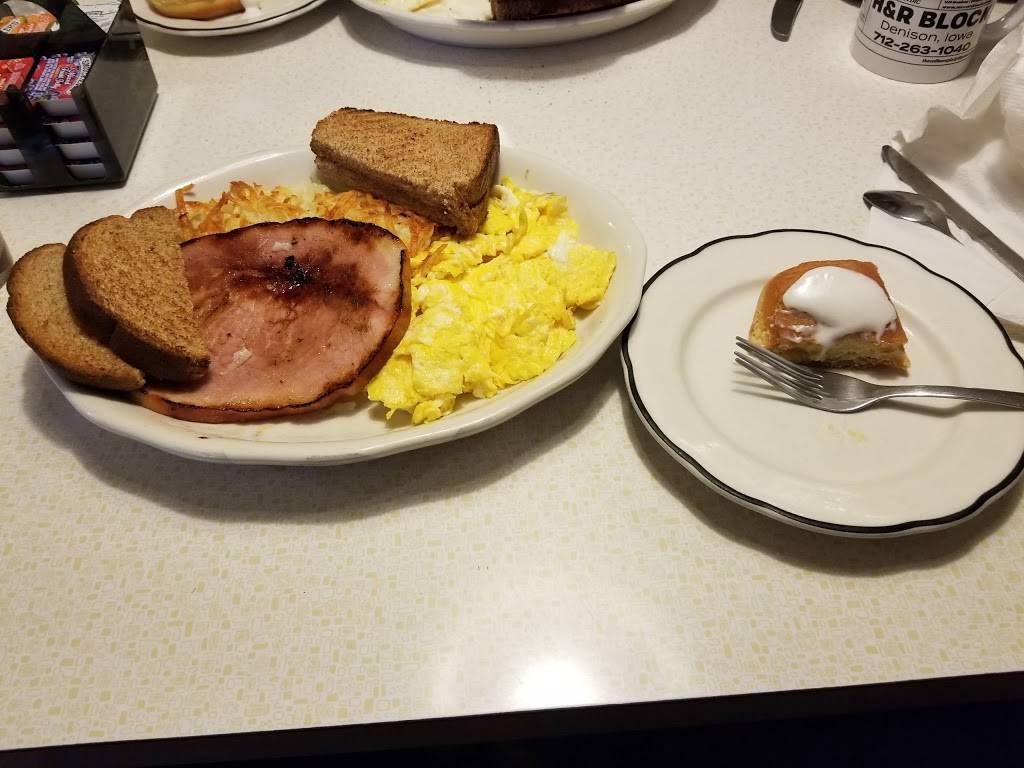 Cronks Cafe | night club | 812 4th Ave S, Denison, IA 51442, USA | 7122634191 OR +1 712-263-4191