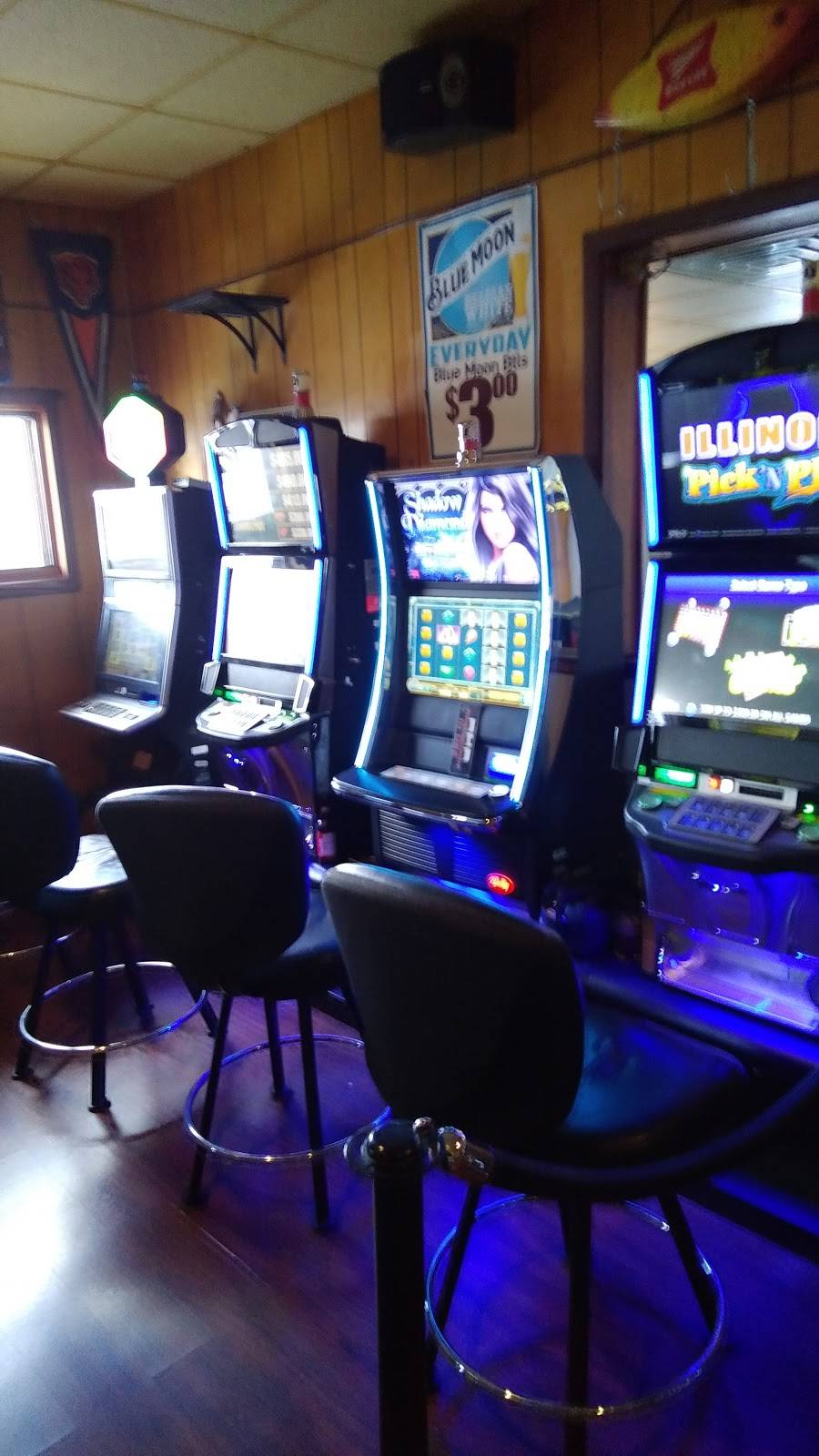 Bums Bar & Grill | restaurant | 790 N 6th St, Carbon Hill, IL 60416, USA | 8156340148 OR +1 815-634-0148