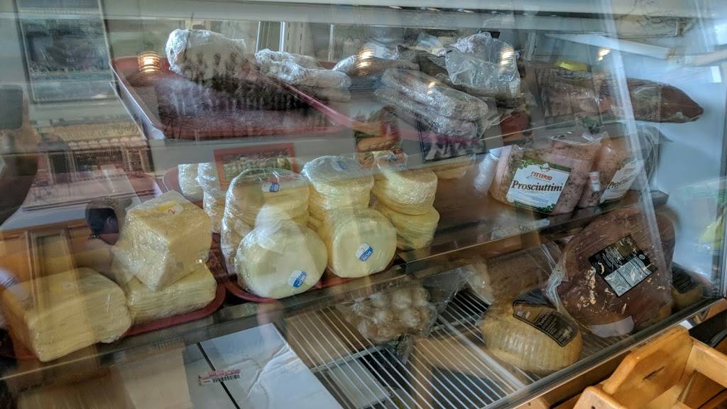 Larrys Giant Subs | meal takeaway | 320 Hyde Park Commons, Brunswick, GA 31523, USA | 9122671871 OR +1 912-267-1871